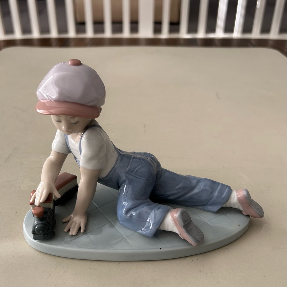 Lladro- Todos Al Tren/All Aboard